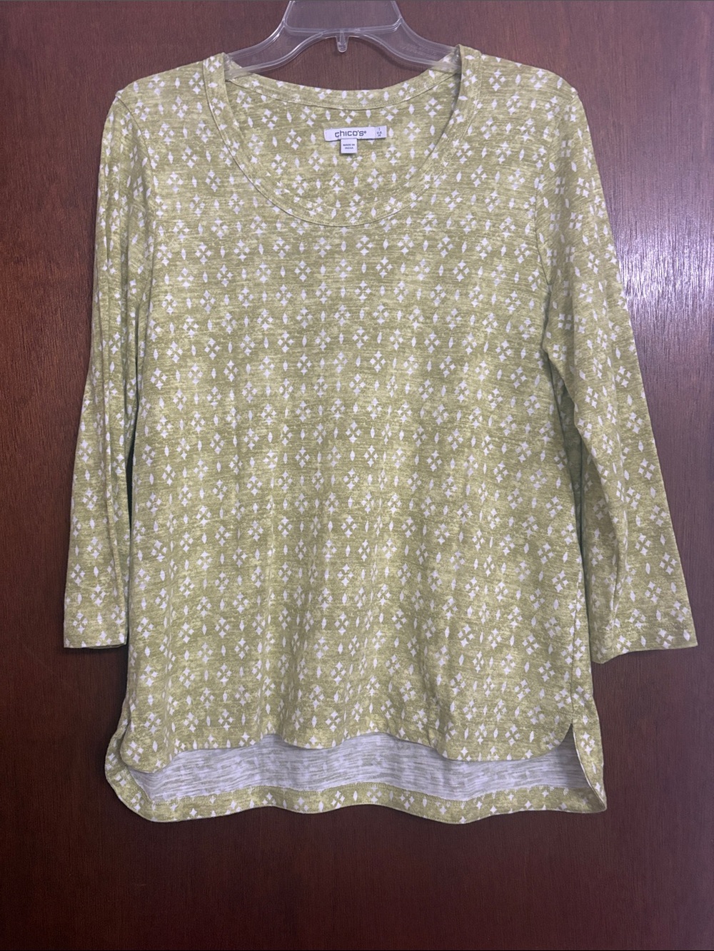 Chico’s Green and White 3/4 Sleeve Top